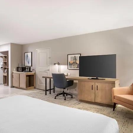 Hilton Garden Inn Charlotte/Concord-3